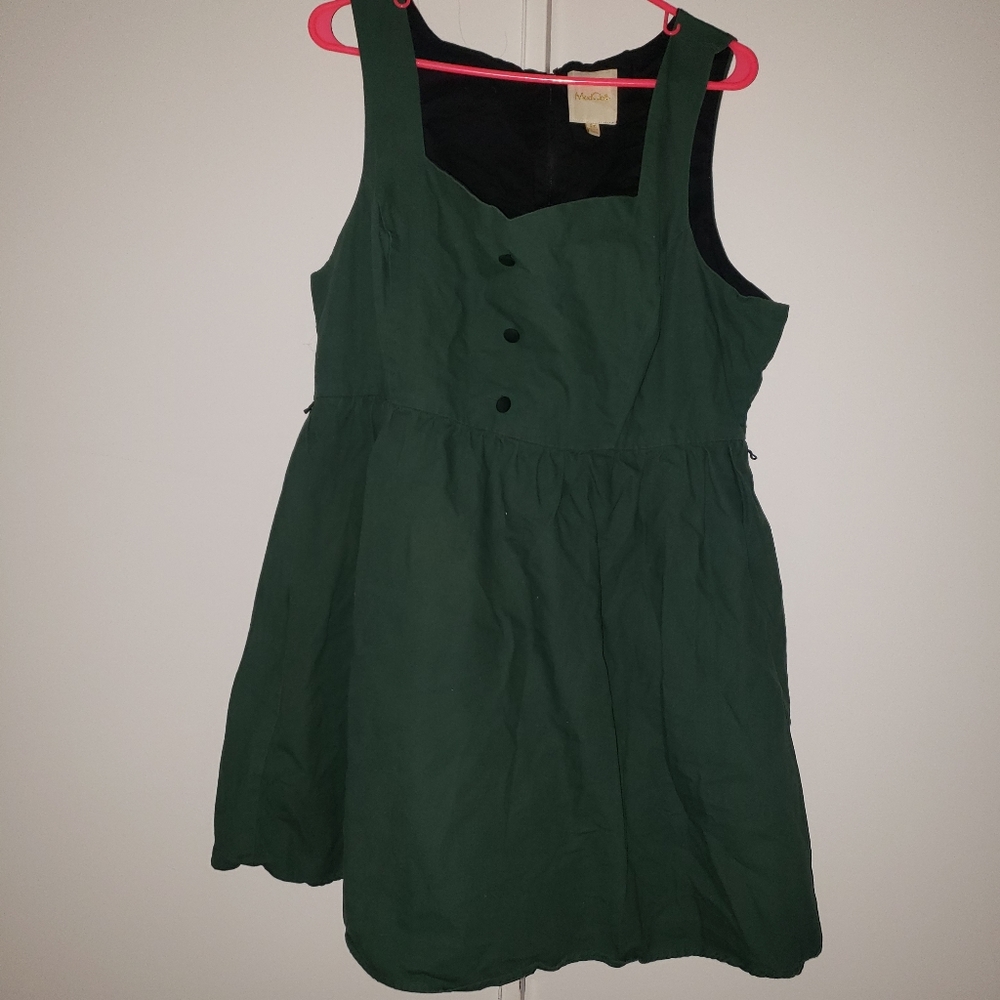 Modcloth - 2X
Hunter green dress with pockets